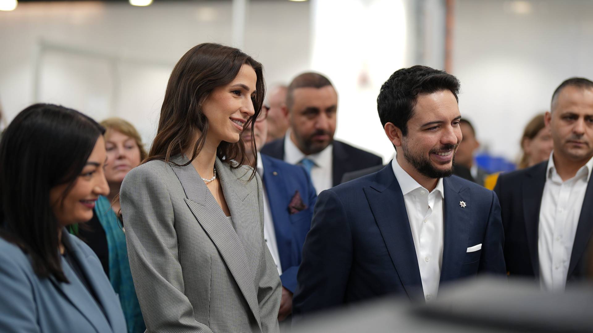 ولي العهد والأميرة رجوة يزوران أحد أكبر مراكز التدريب الصناعي والمهني في ألمانيا