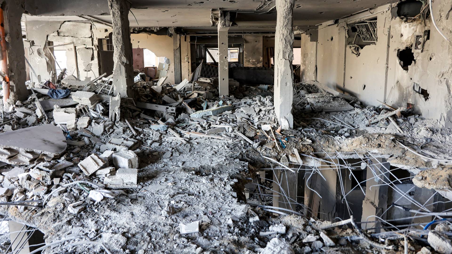 مبنى تعرض لاستهداف الاحتلال في غزة