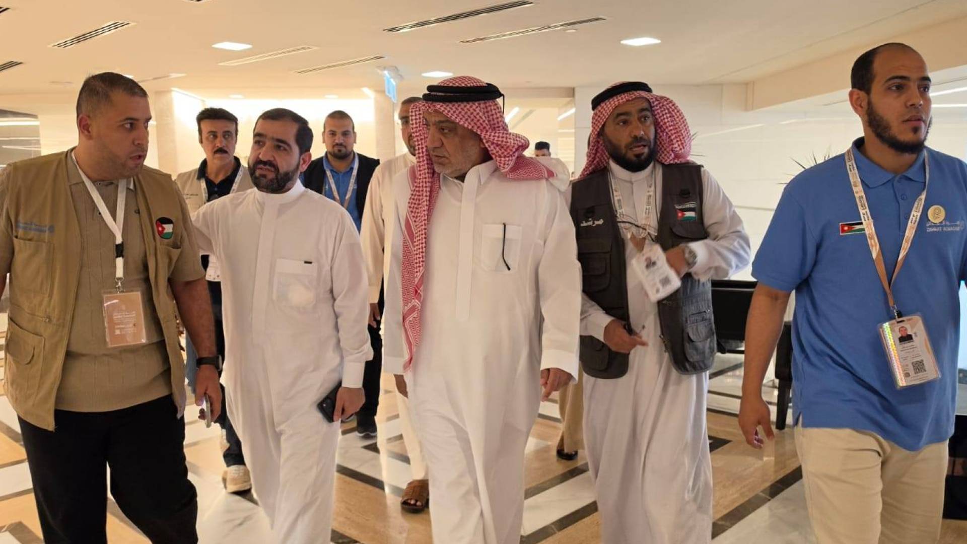 وزير الأوقاف يزور بعثة الديوان الملكي