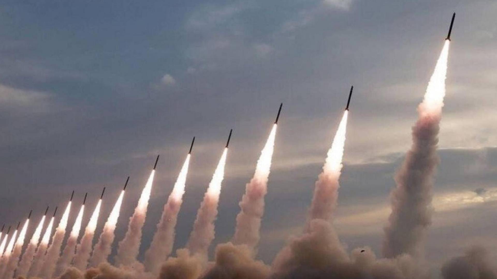 ردا على قصف بندر عباس.. الحرس الثوري يستهدف قاعدة جوية أمريكية انطلق منها الهجوم