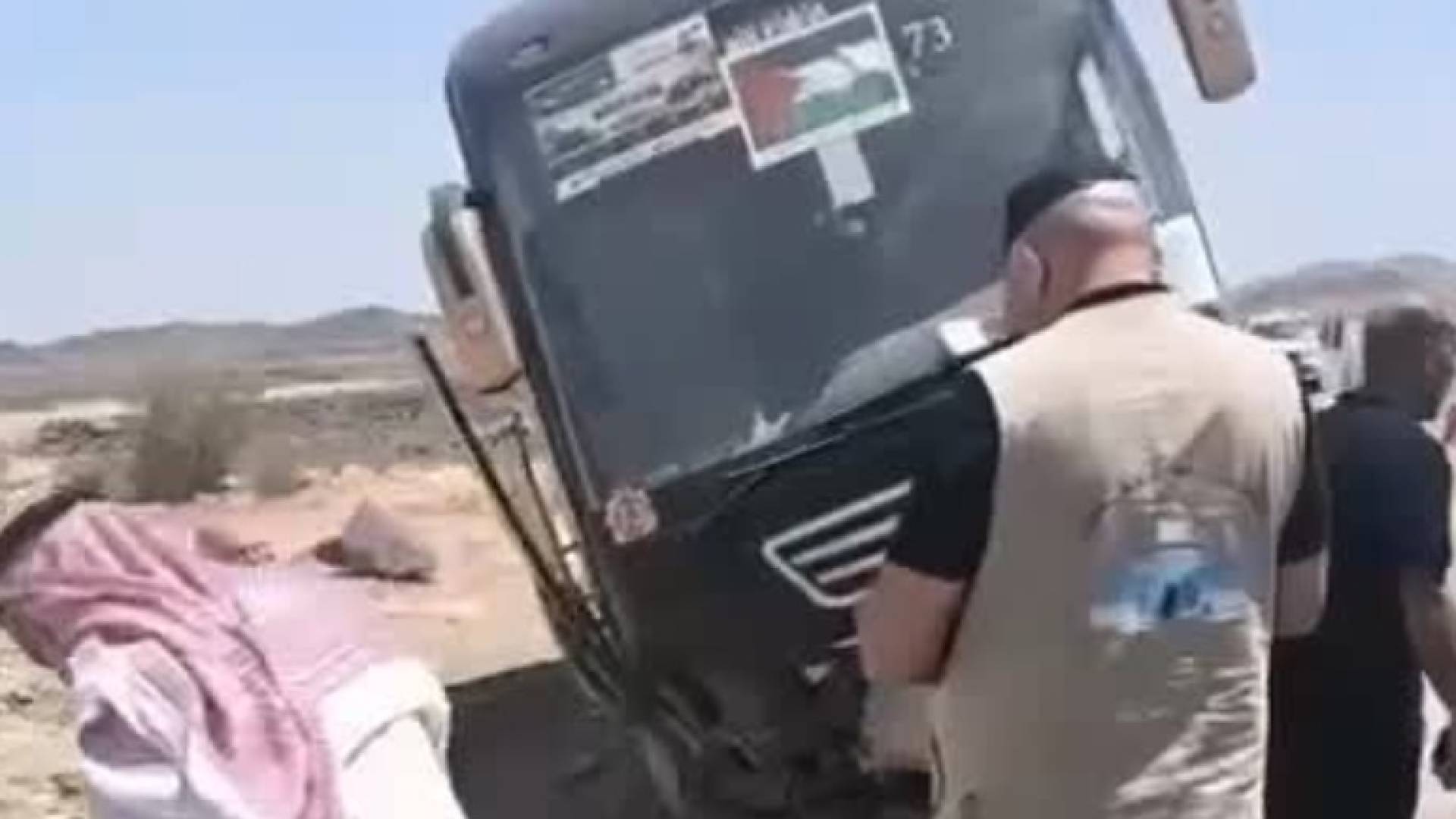 إصابتان خفيفتان في حادث ذاتي لحافلة الحجاج قرب خيبر