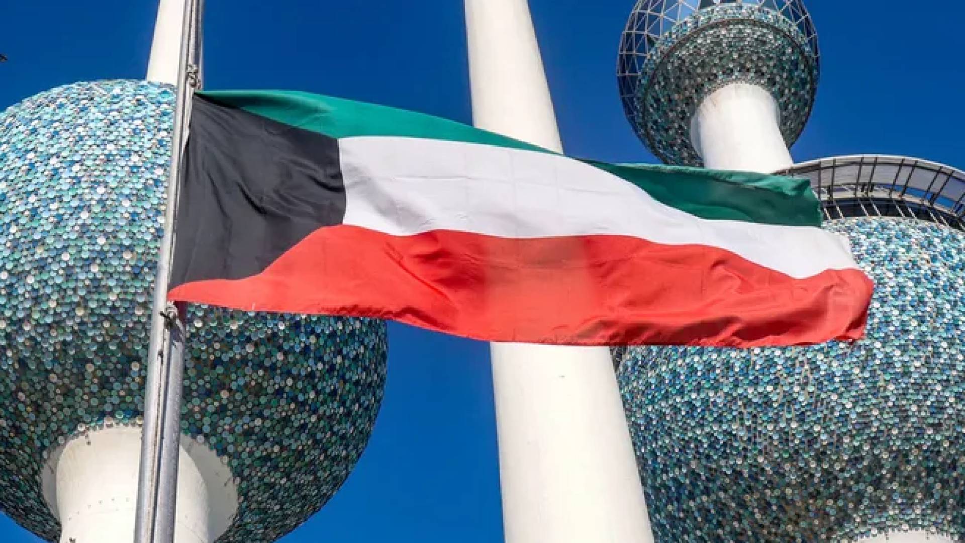 الطيران المدني الكويتي يعلن عودة الحركة الجوية في أجواء البلاد إلى طبيعتها
