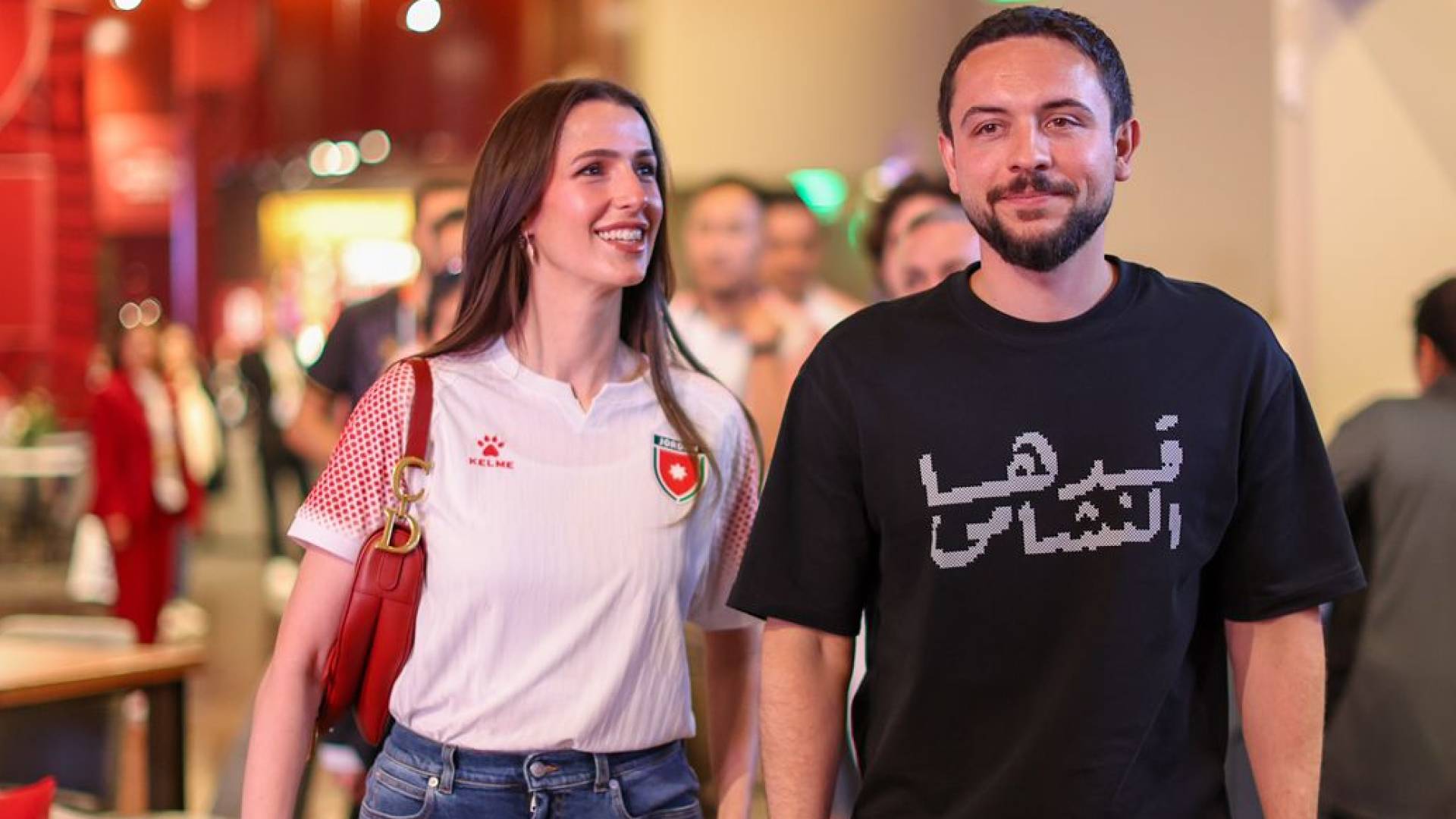 ولي العهد يتابع مباراة المنتخب