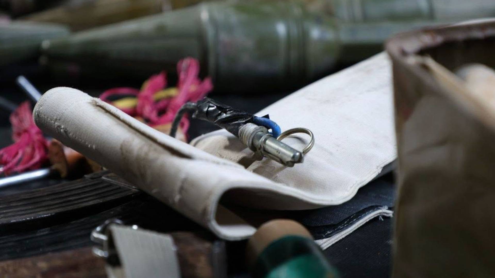 متفجرات وأحزمة ناسفة