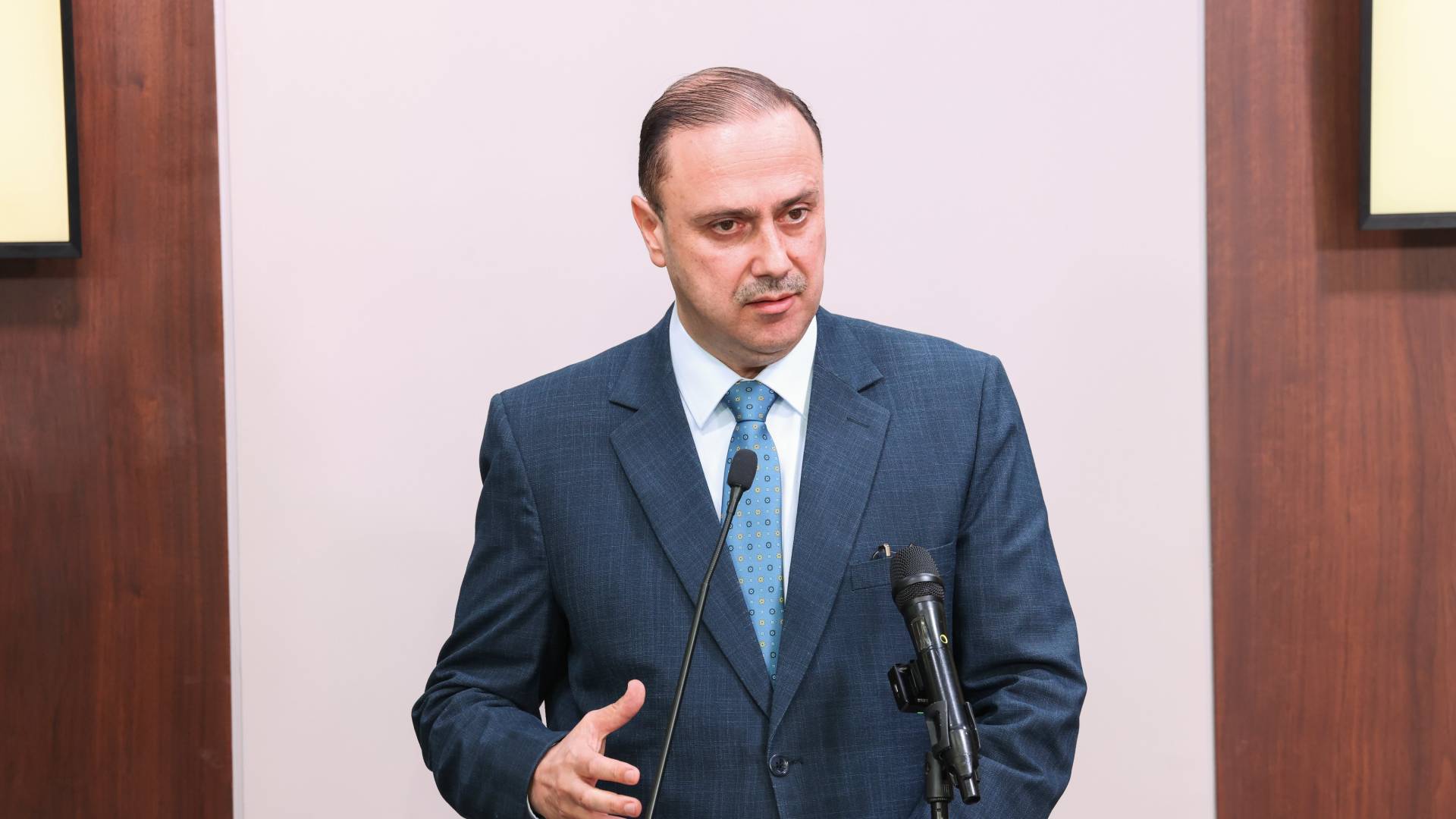 وزير الاتصال الحكومي والناطق الرسمي باسم الحكومة، الدكتور محمد المومني