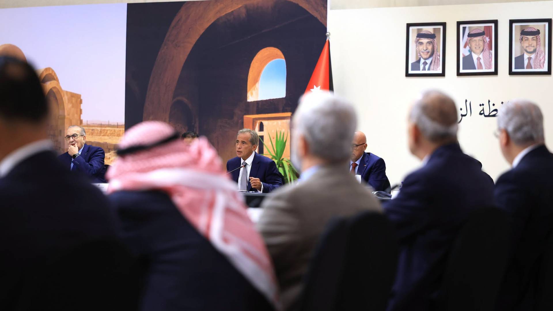 رئيس الوزراء في الزرقاء