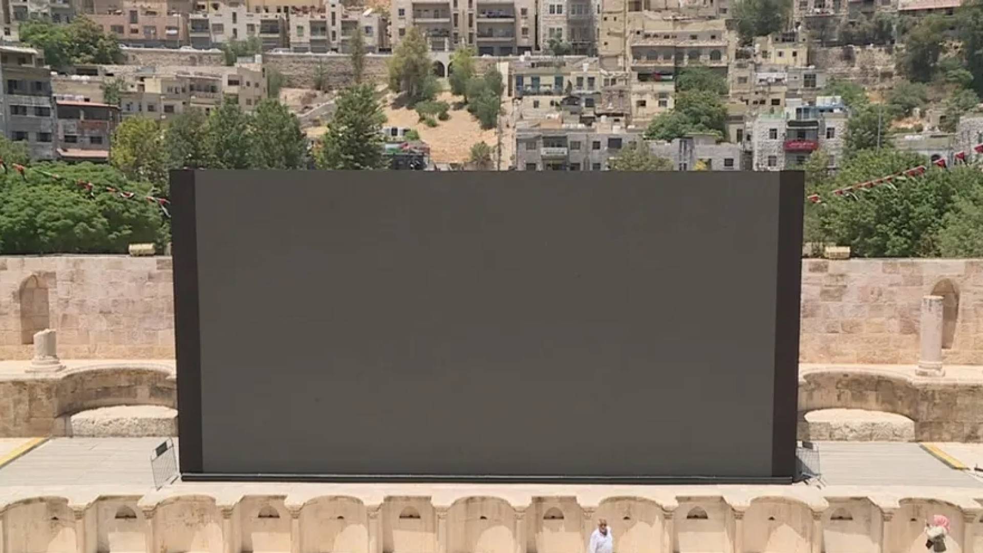 شاشة عرض في المدرج الروماني