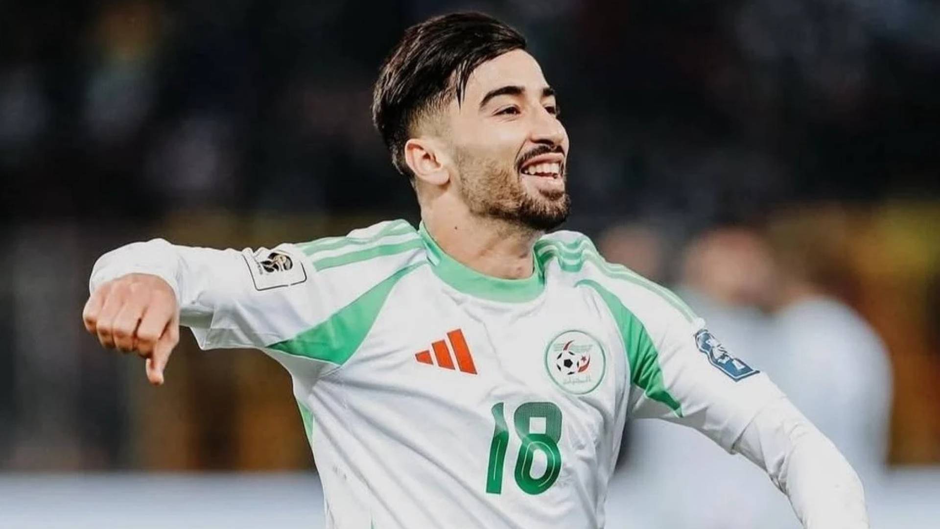 محمد أمين عمورة يحتفل بهدف سابق