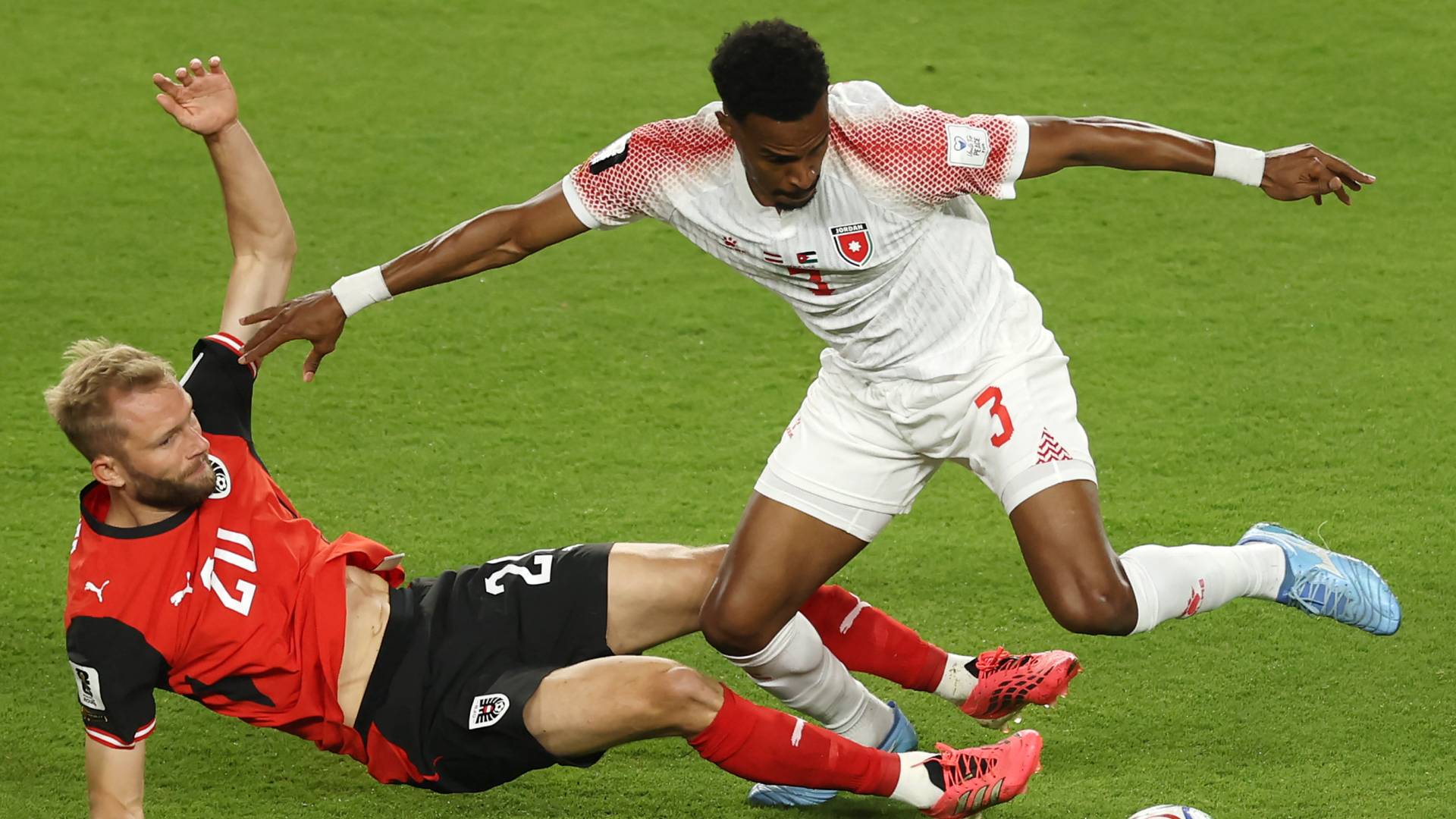 لاعب منتخب النشامى عبدالله نصيب