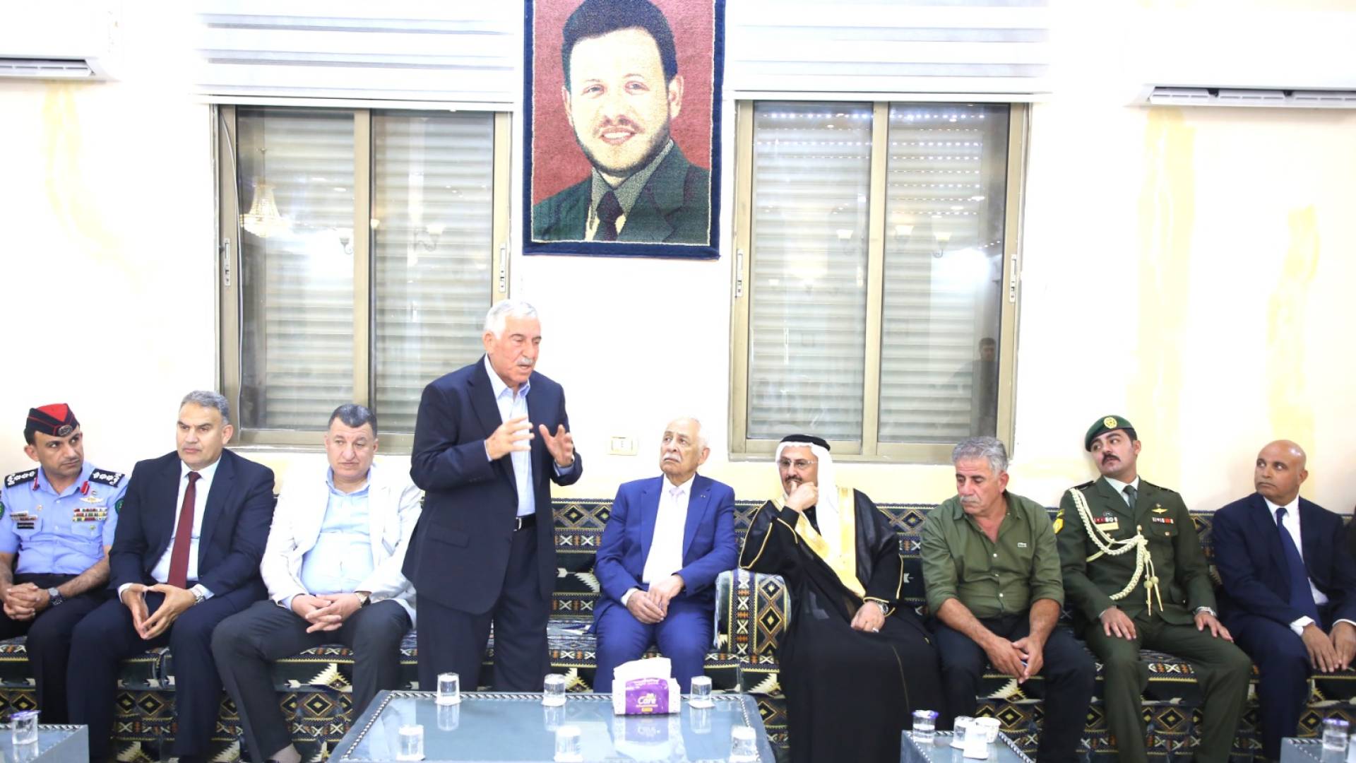 العيسوي ينقل تعازي الملك وولي العهد إلى عشيرة الشبول