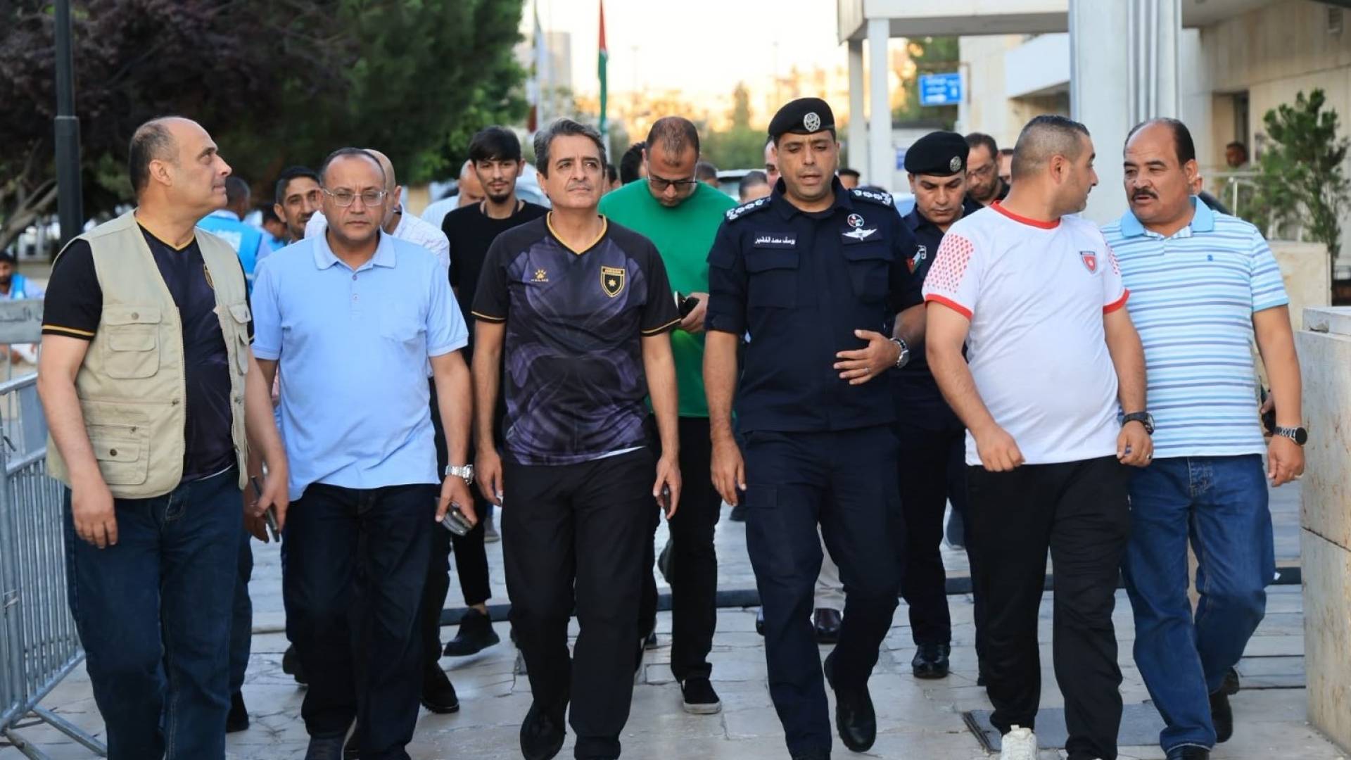 وزير الشباب يتفقد جاهزية مواقع بث مباراة النشامى مع الأرجنتين