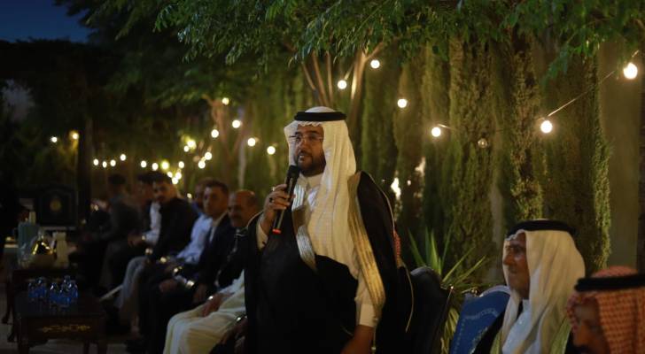عروس "تعبيرية"