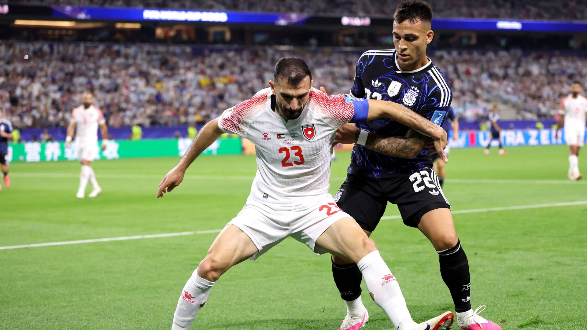 كابتن المنتخب الوطني إحسان حداد