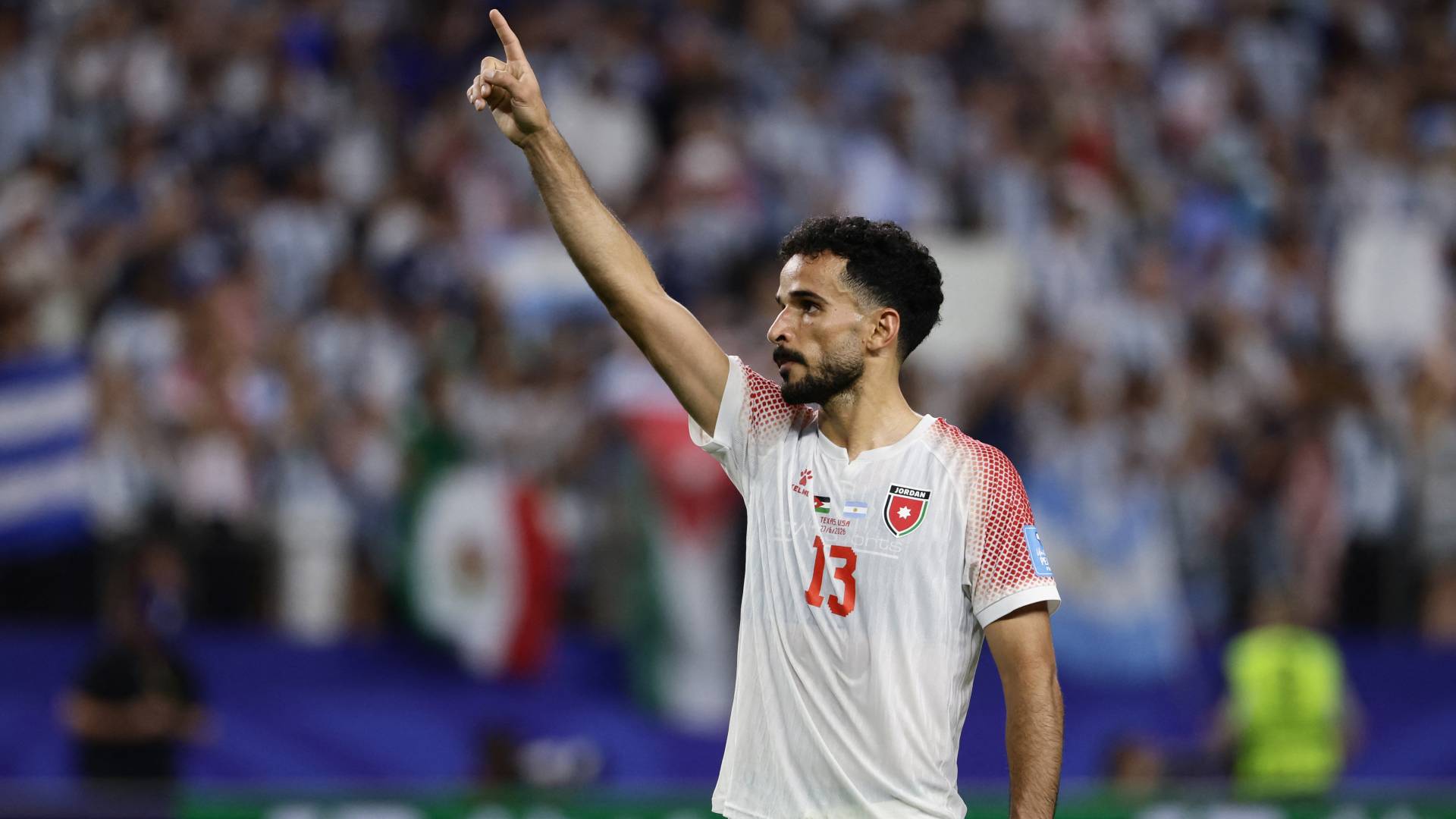 لاعب المنتخب الوطني محمود مرضي