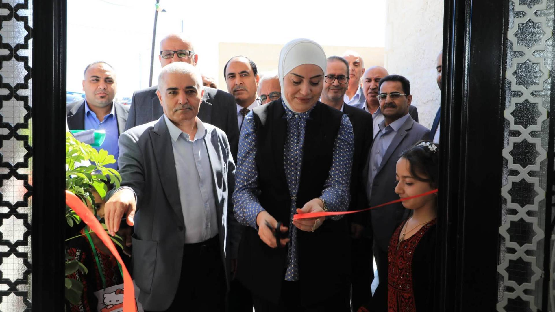 وزيرة التنمية الاجتماعية وفاء بني مصطفى في الشوبك