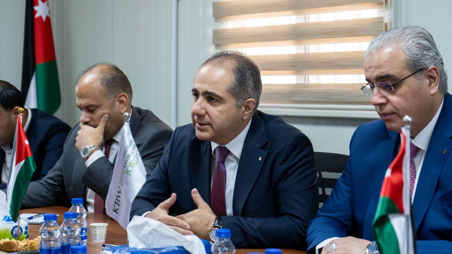 وزيرا الصحة والاستثمار يتفقدان مشروع مستشفى مأدبا الجديد