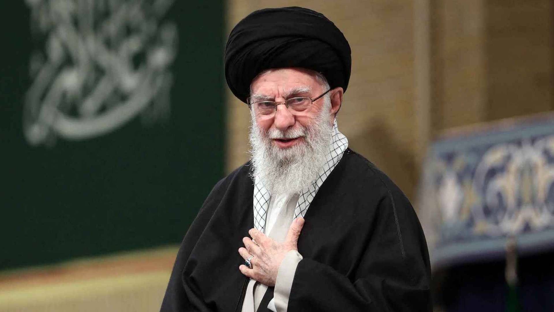 المرشد الإيراني السابق، علي خامنئي