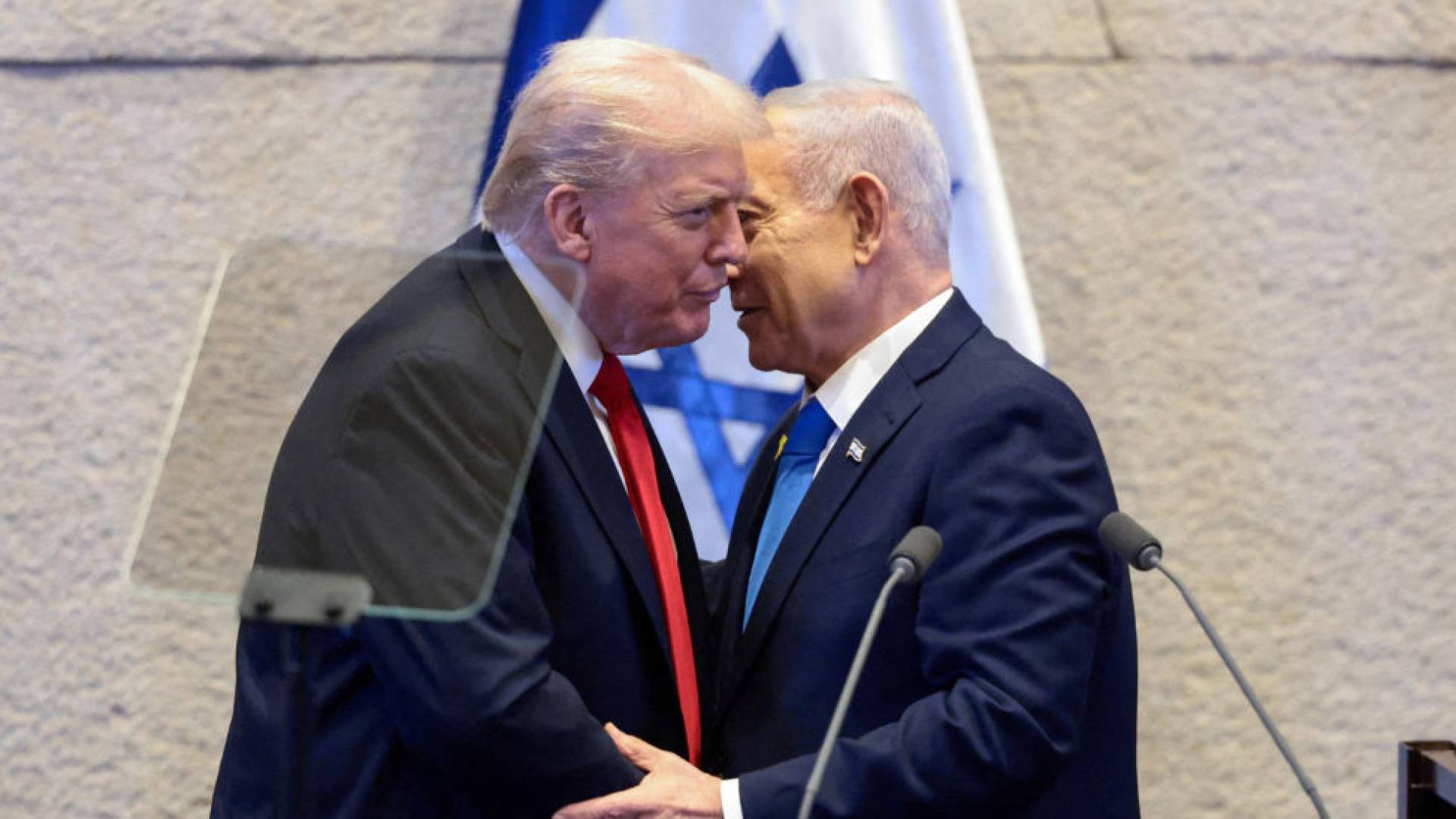 الرئيس الأمريكي دونالد ترمب ورئيس وزراء الاحتلال نتنياهو