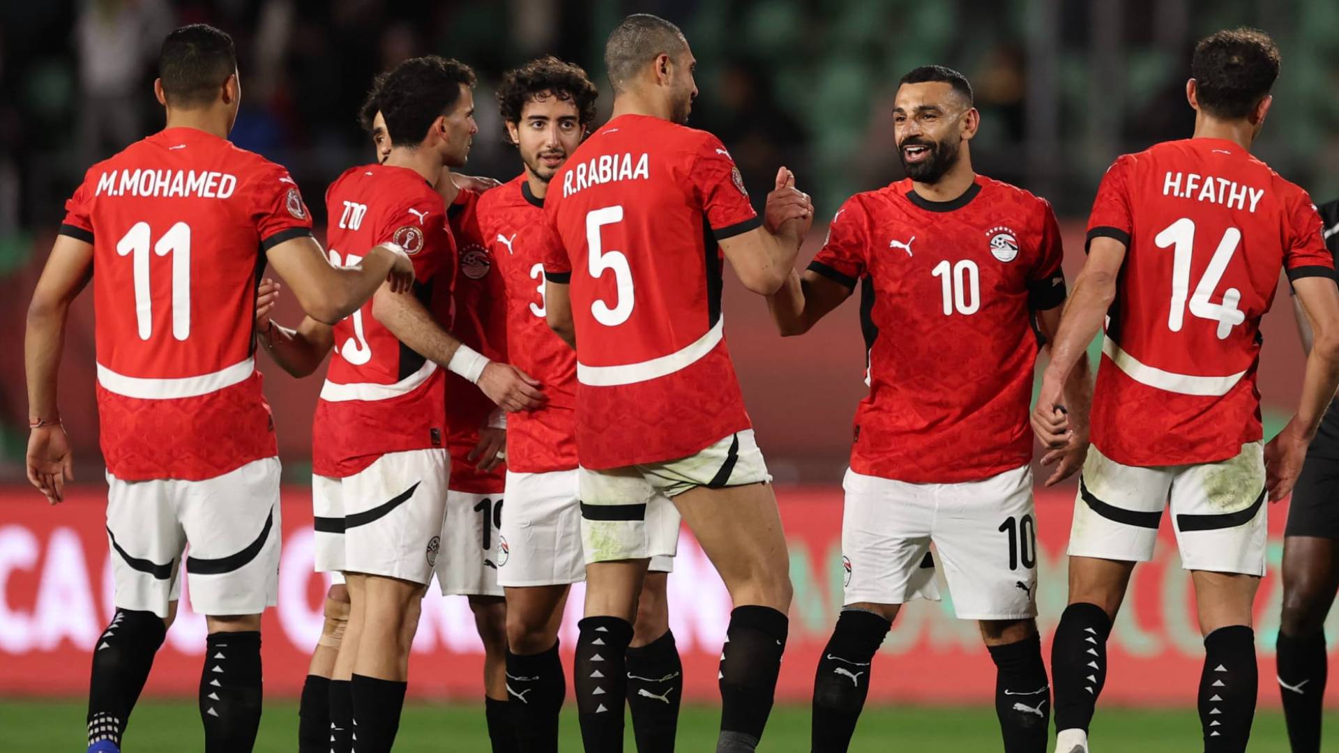 لاعبو مصر يحتفلون بهدف