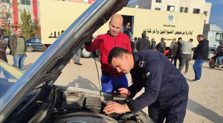 فحص سيارة في إدارة ترخيص السواقين