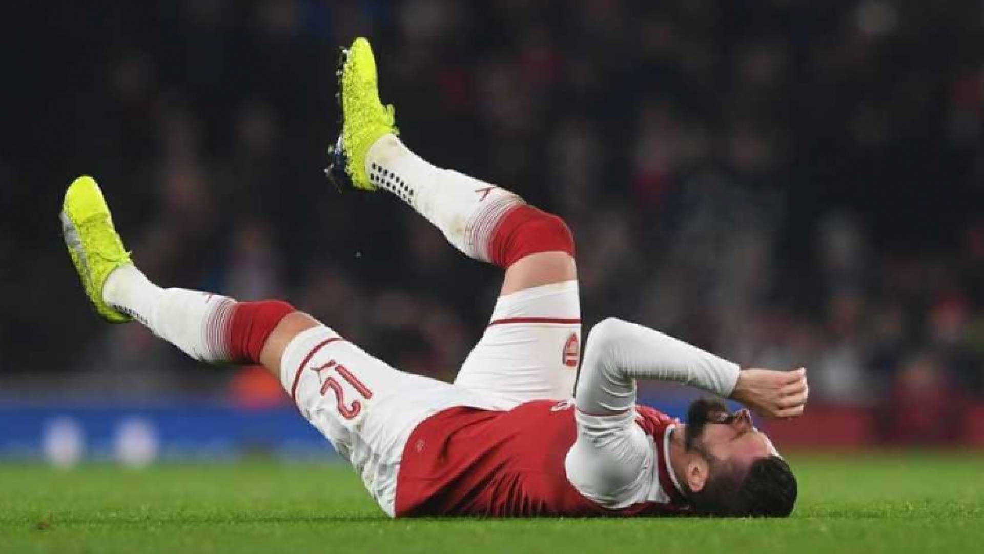 جيرو أصيب خلال مواجهة وست هام يونايتد