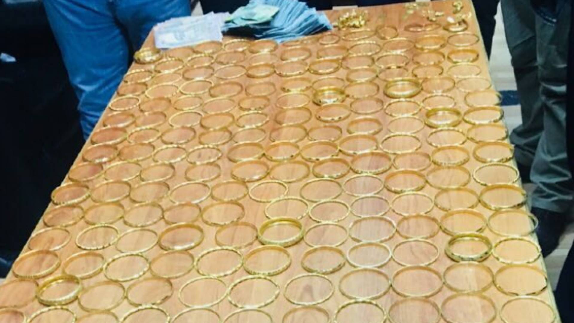 القبض على سارقي مصاغات ذهبيه في منطقة الوحدات بالعاصمة عما