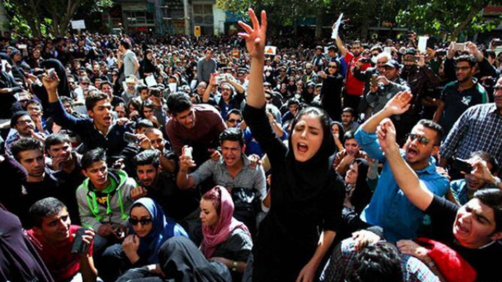 مظاهرات طهران مستمرة