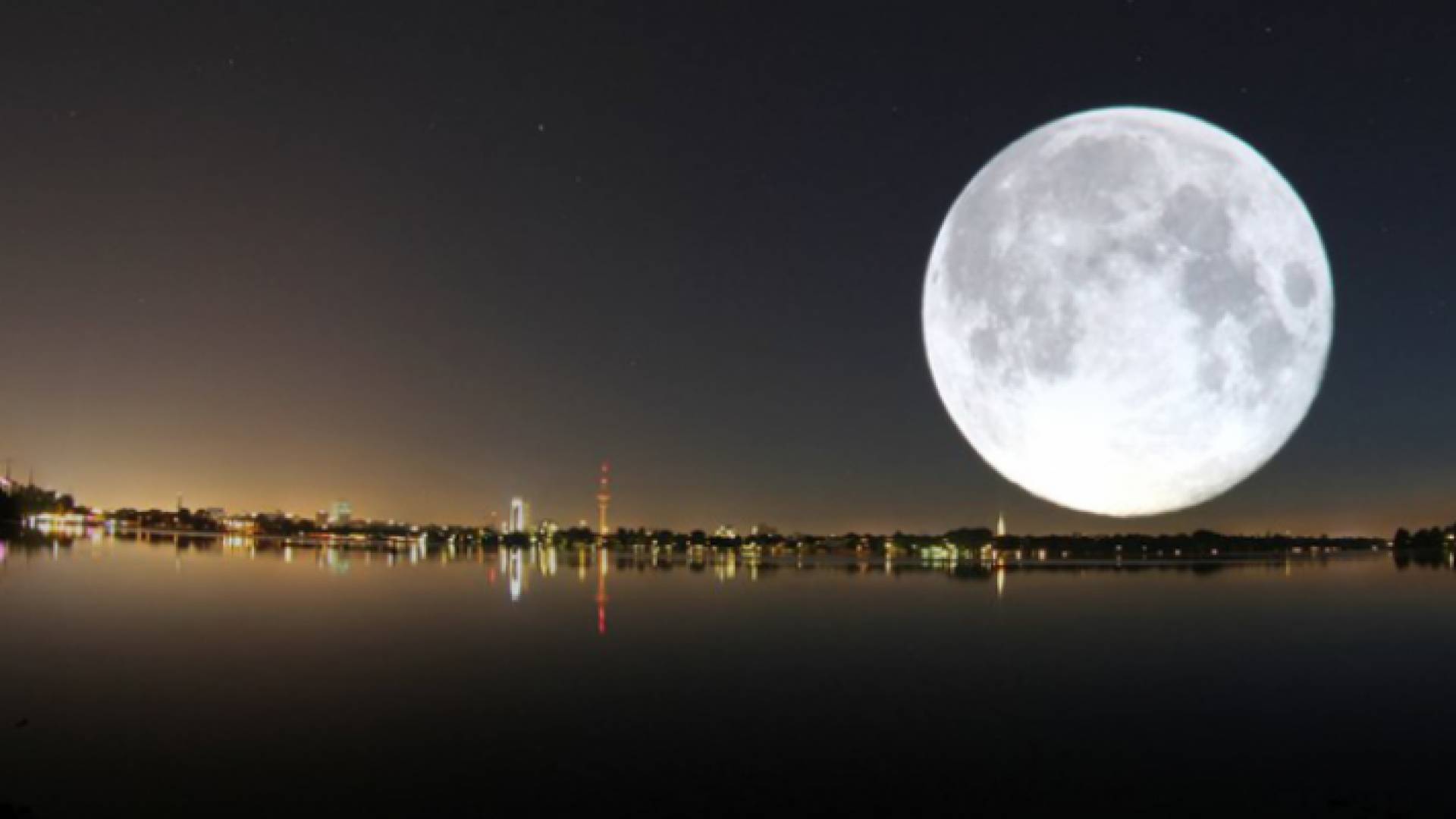 "القمر العملاق "أول ظاهرة فلكية مع بداية 2018