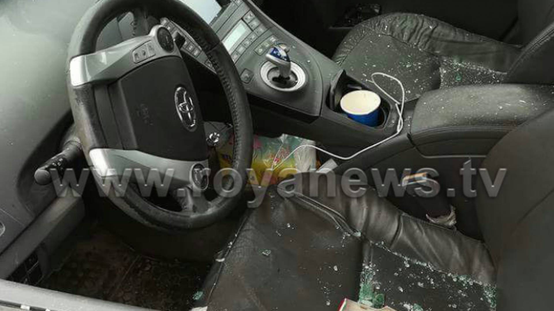 مجهول يحطم سيارة استاذ جامعي داخل حرم الجامعة