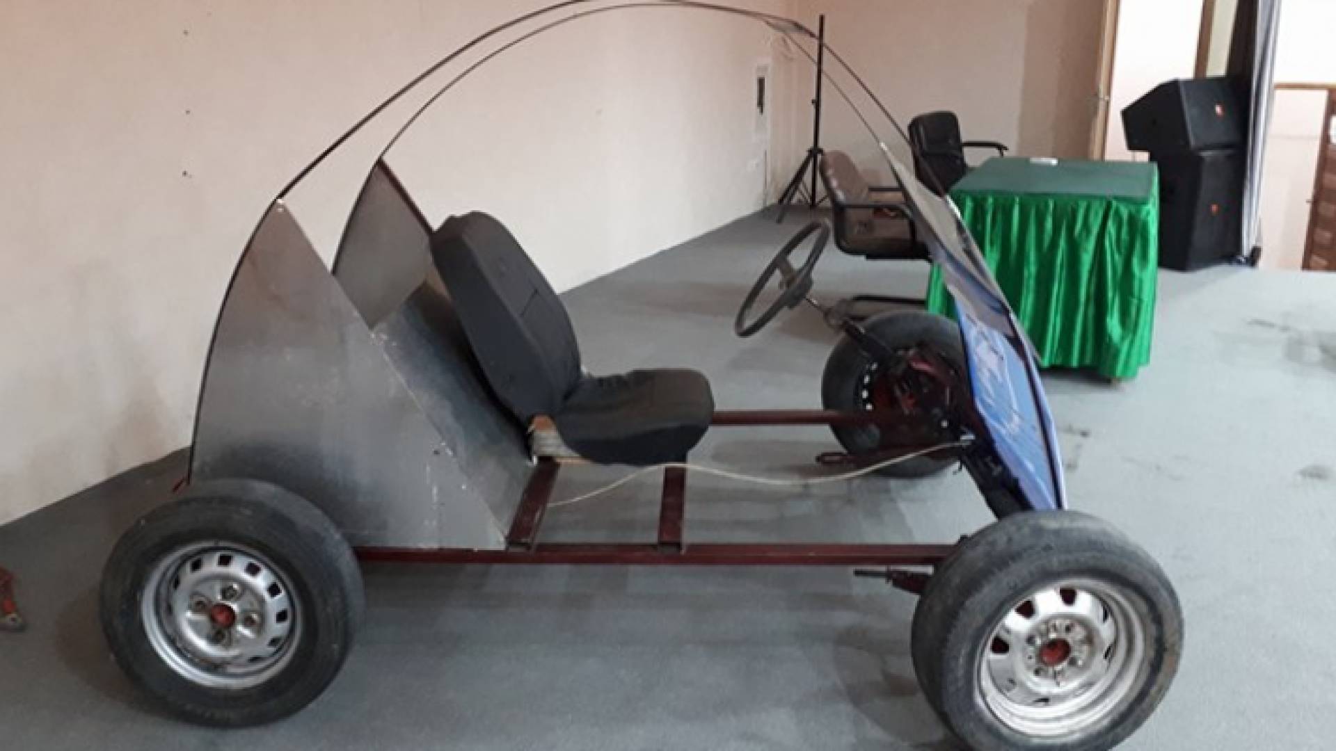 المركبة صنعها 8 طلاب