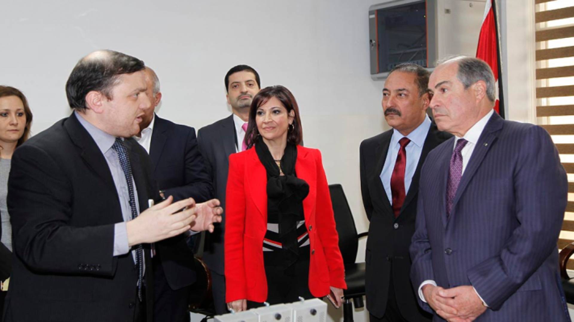 رئيس الوزراء يزور هيئة تنظيم قطاع الاتصالات