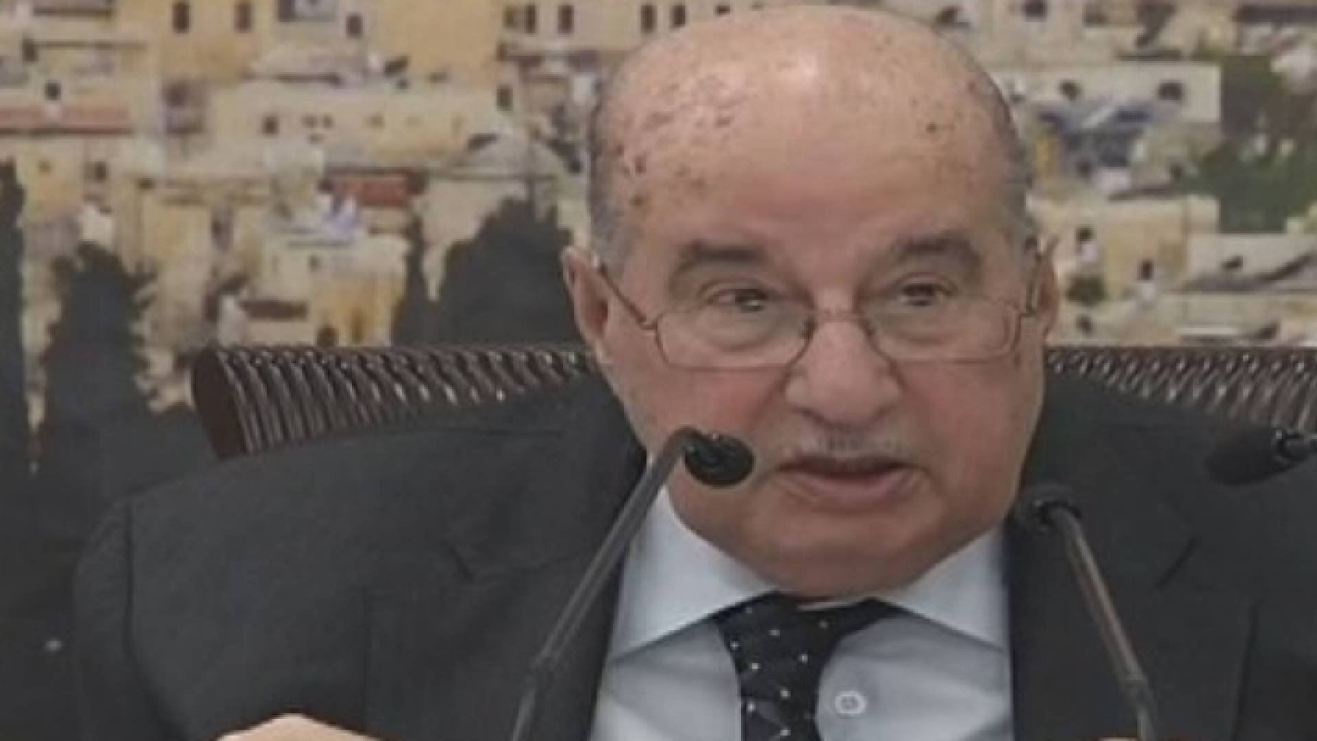 المجلس المركزي لمنظمة التحرير الفلسطينية يوصي اللجنة التنفيذية بتعليق الاعتراف " بالاحتلال"