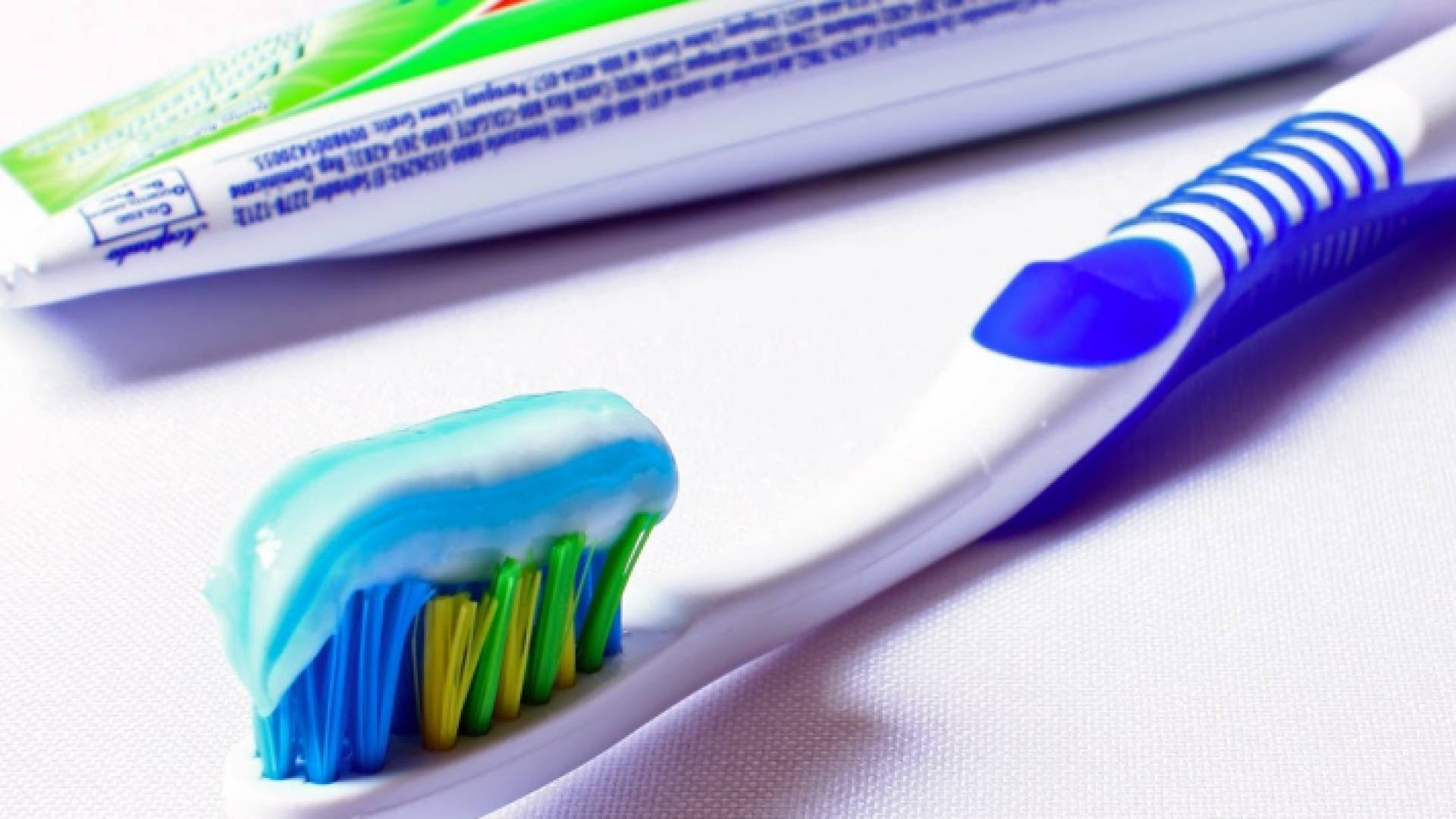 معجون اسنان