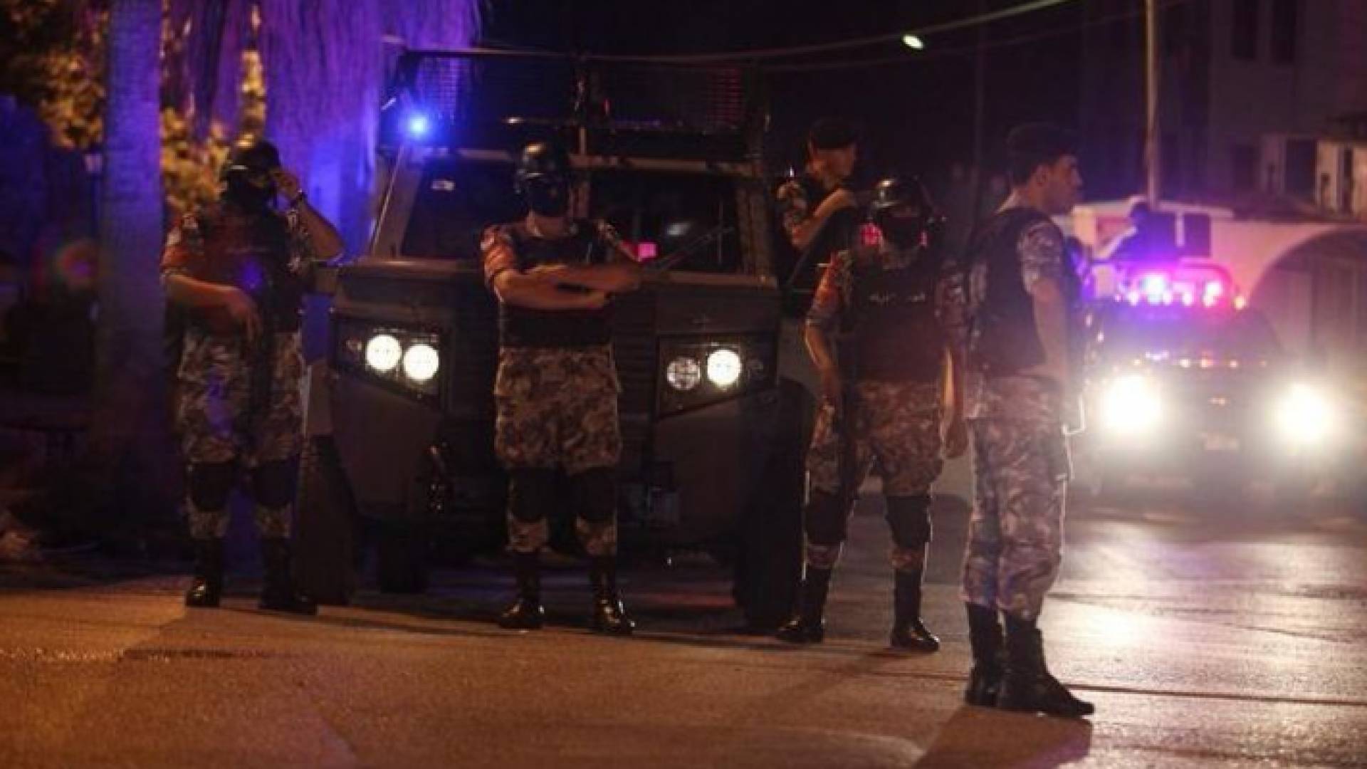 قوات الدرك في محيط السفارة الإسرائيلية