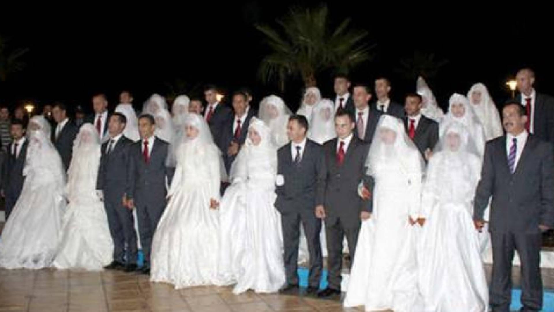 صورة ارشيفية لحفل زفاف جماعي في الاردن