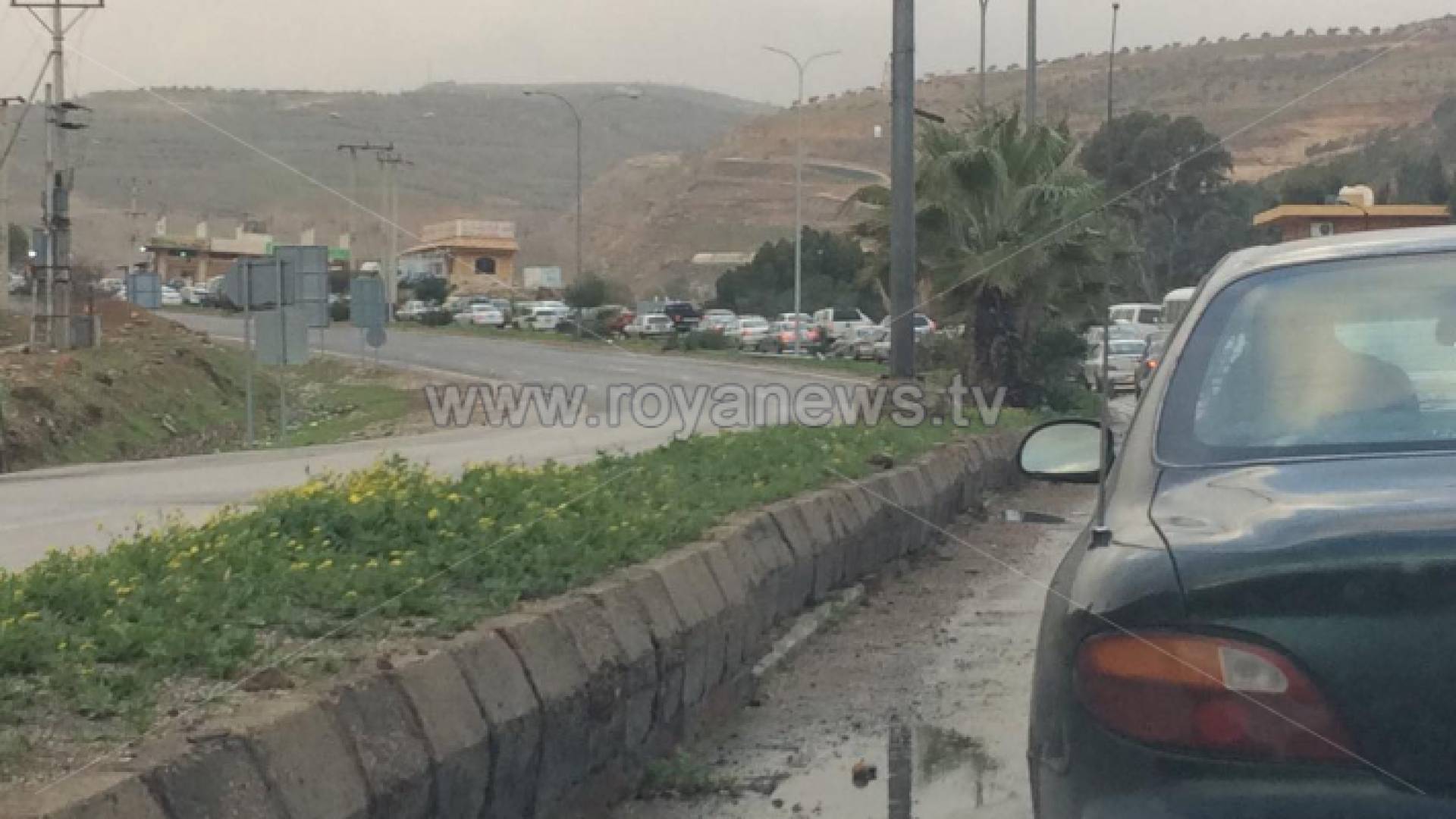 أزمة خانقة على طريق اربد عمان بسبب حادث سير