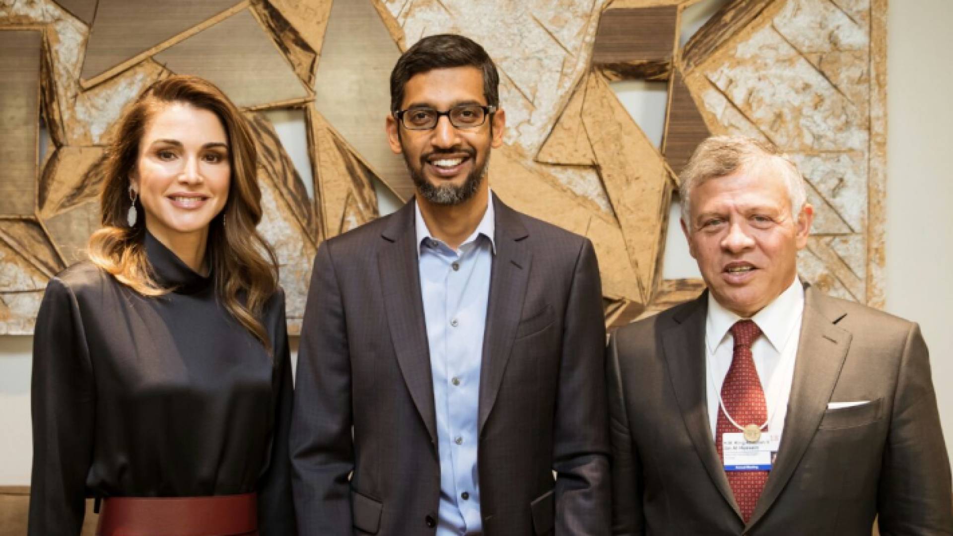 الملكة تطلق منصة إدراك الإلكترونية المجانية للتعليم المدرسي في دافوس