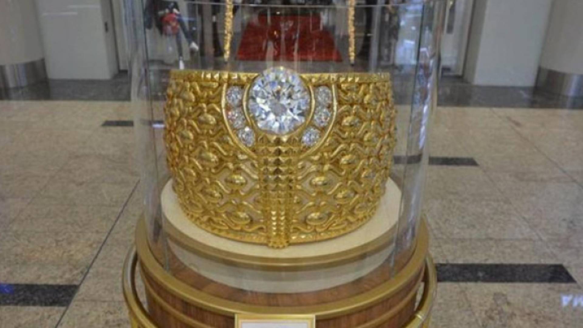 أكبر خاتم ذهبي في العالم