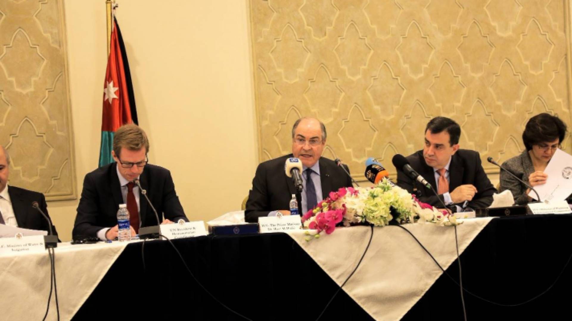 الملقي : الاردن ملتزم اخلاقيا في استضافة اللاجئين السوريين على اراضيه.