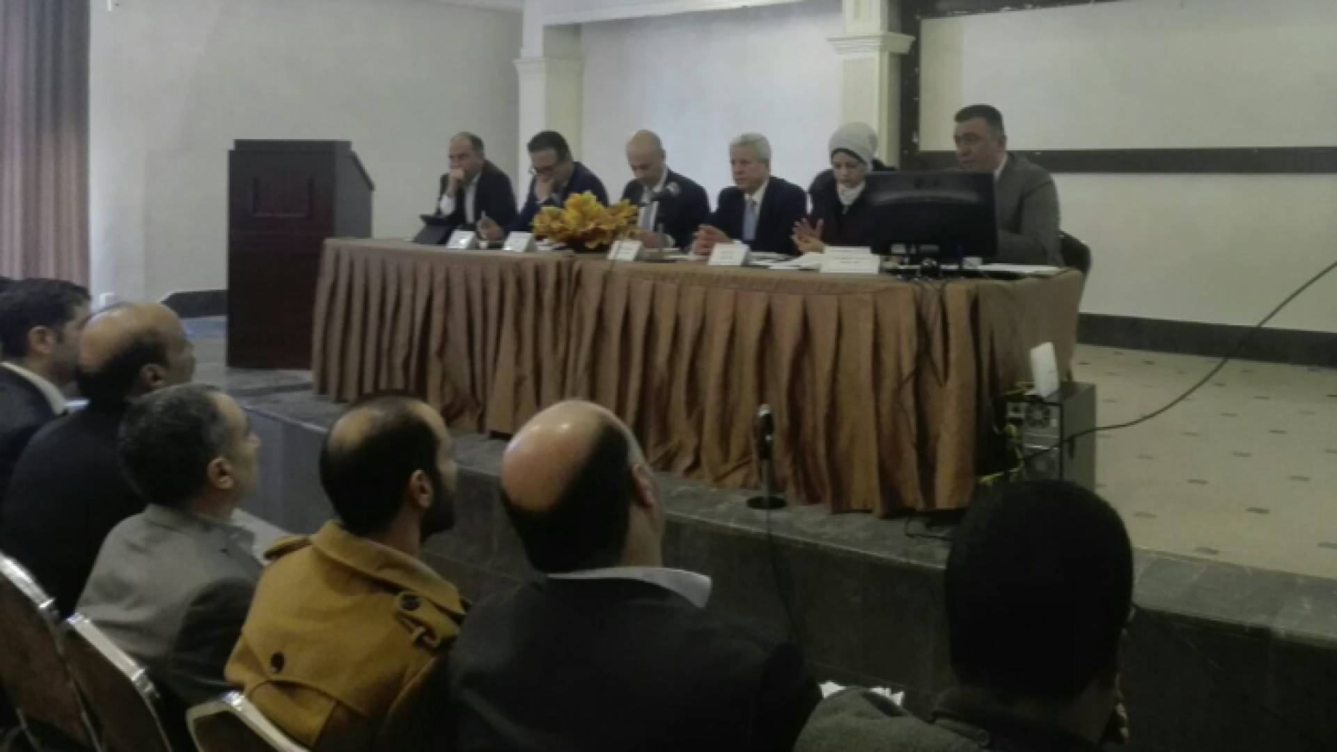 جانب من الندوة