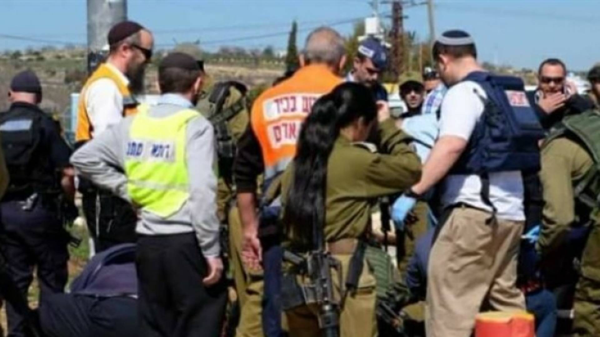 جانب من مكان وقوع عملية الطعن