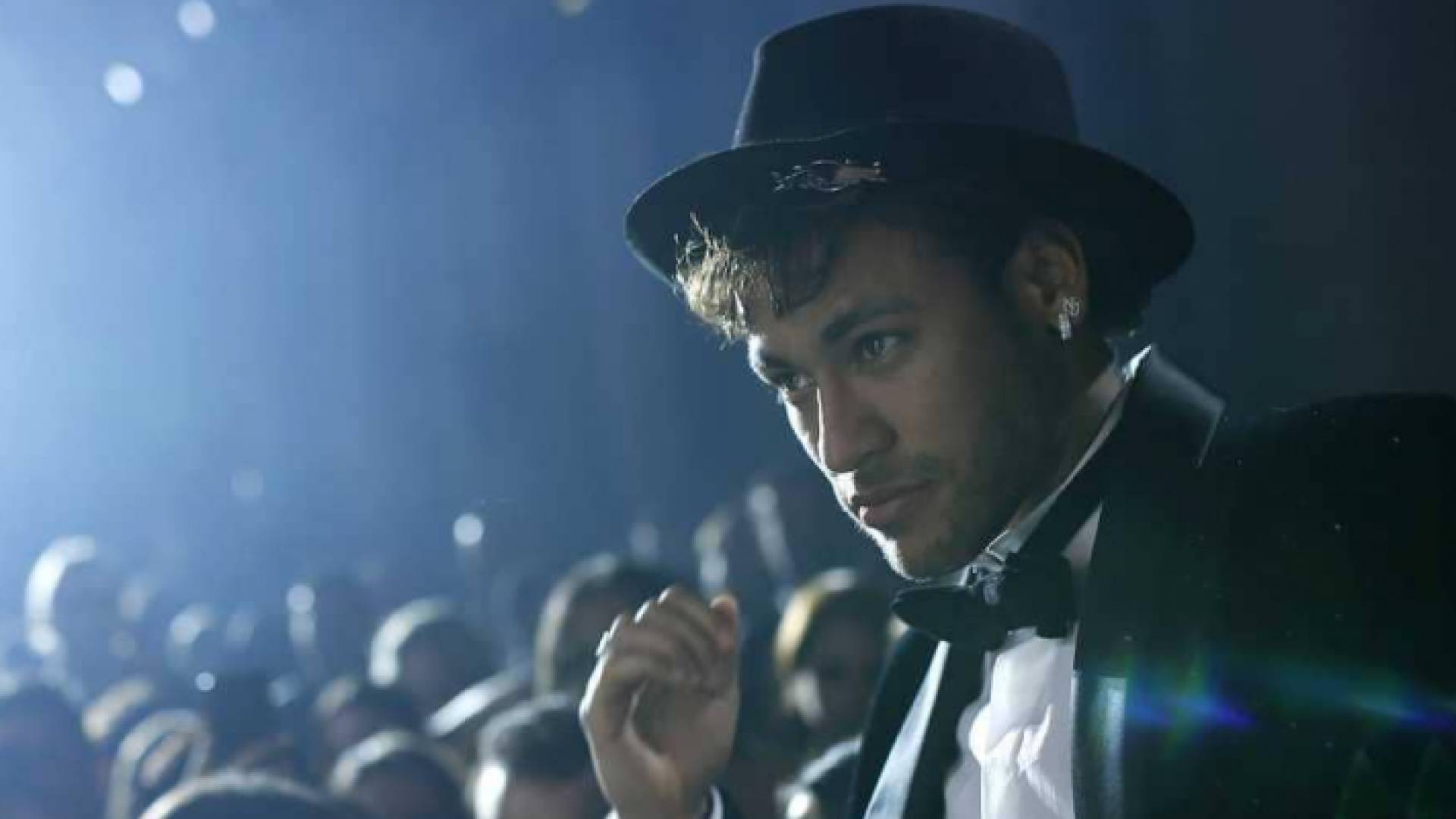 نيمار غير سعيد في باريس سان جرمان