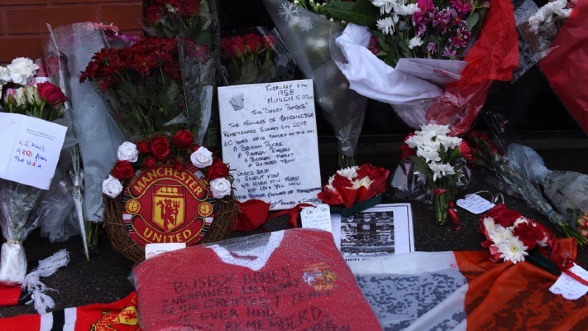 مانشستر يونايتد يحيي الذكرى الستين لكارثة ميونيخ