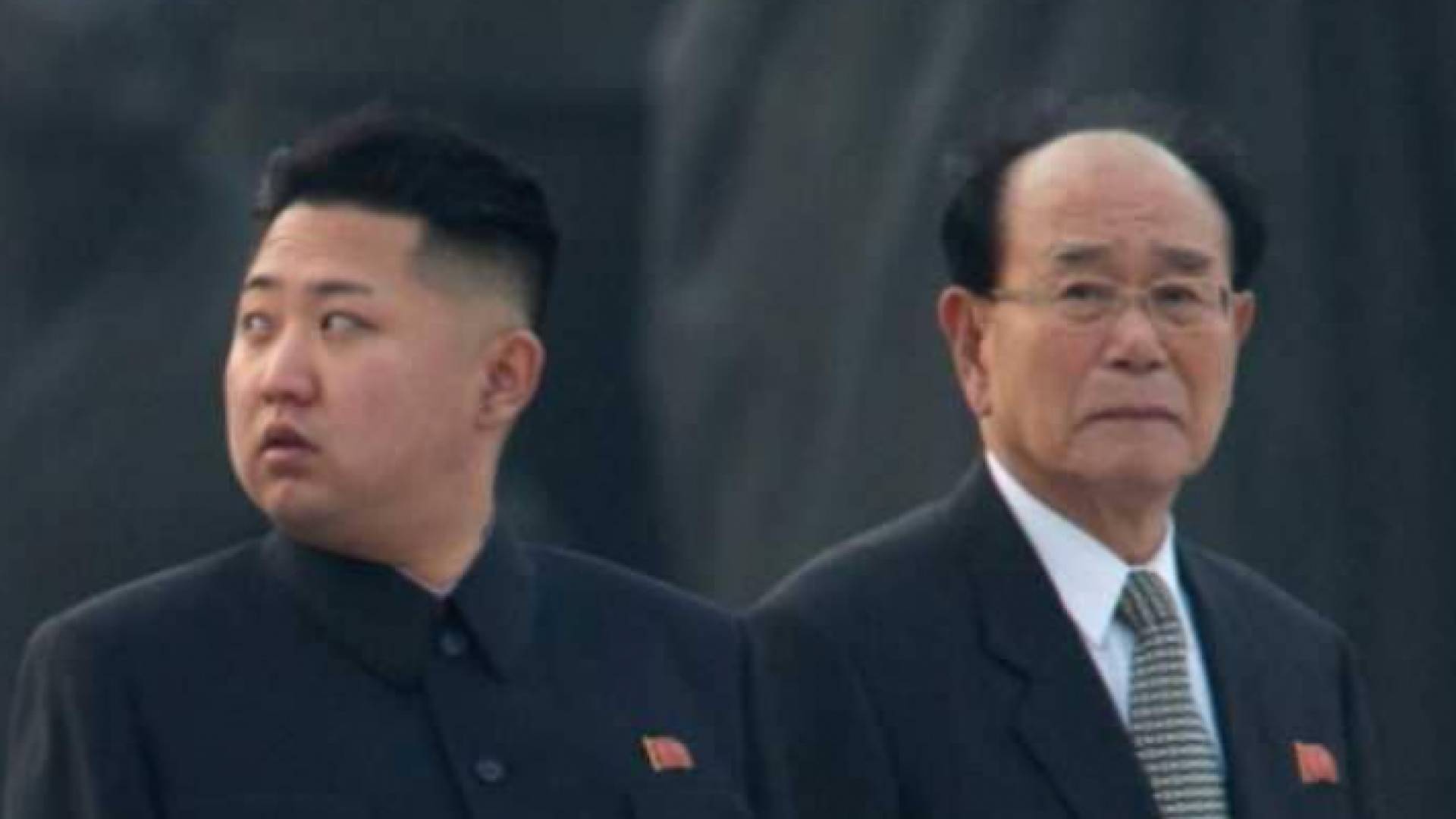 الرئيس (يمين) والزعيم في كوريا الشمالية.
