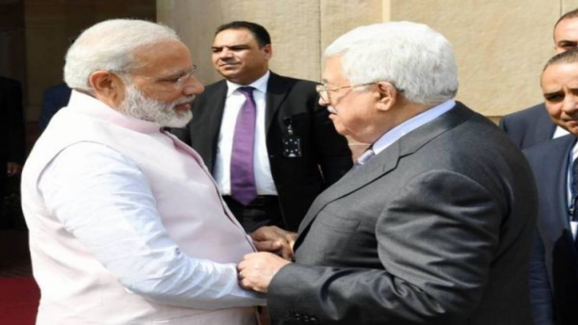 عباس والرئيس الهندي