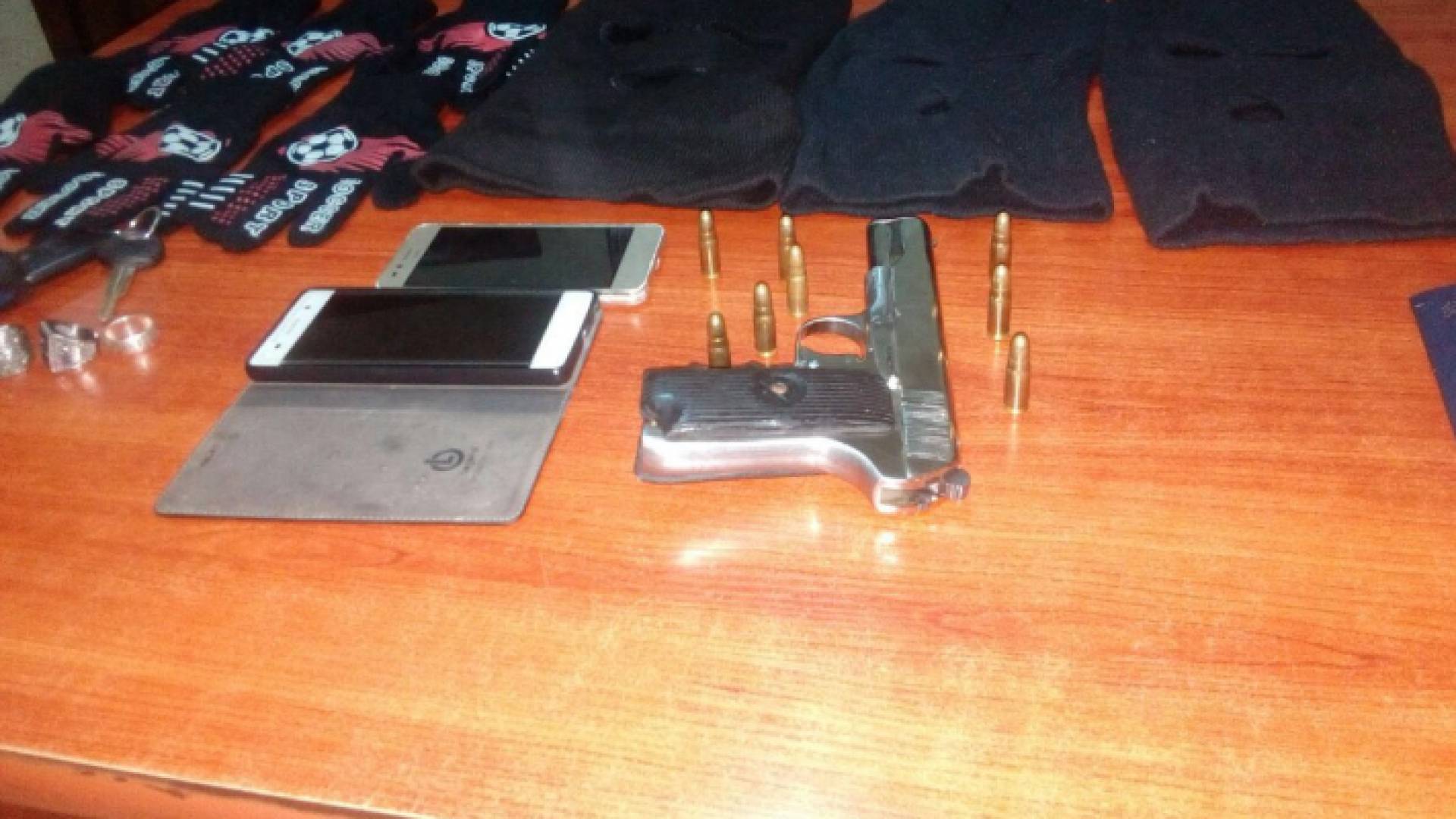 احباط عمليات سلب لعدد من الصيدليات والمحال التجارية في عمان