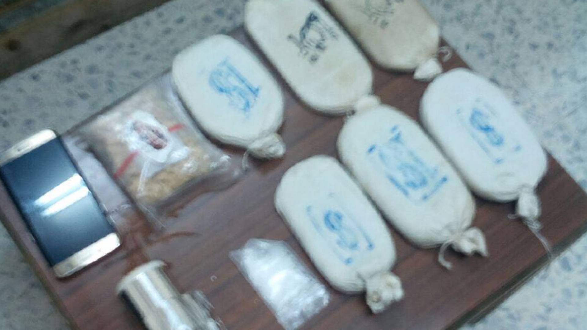 مضبوطات بحوزة المطلوب