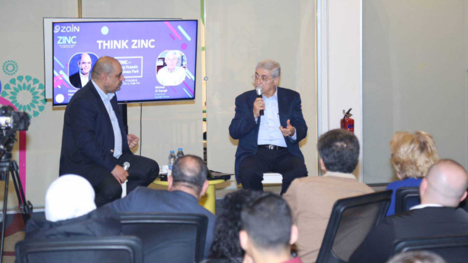 رئيس مجلس الإدارة والرئيس التنفيذي لمجموعة الصايغ ميشيل الصايغ يحاور الشباب في منصة زين للإبداع