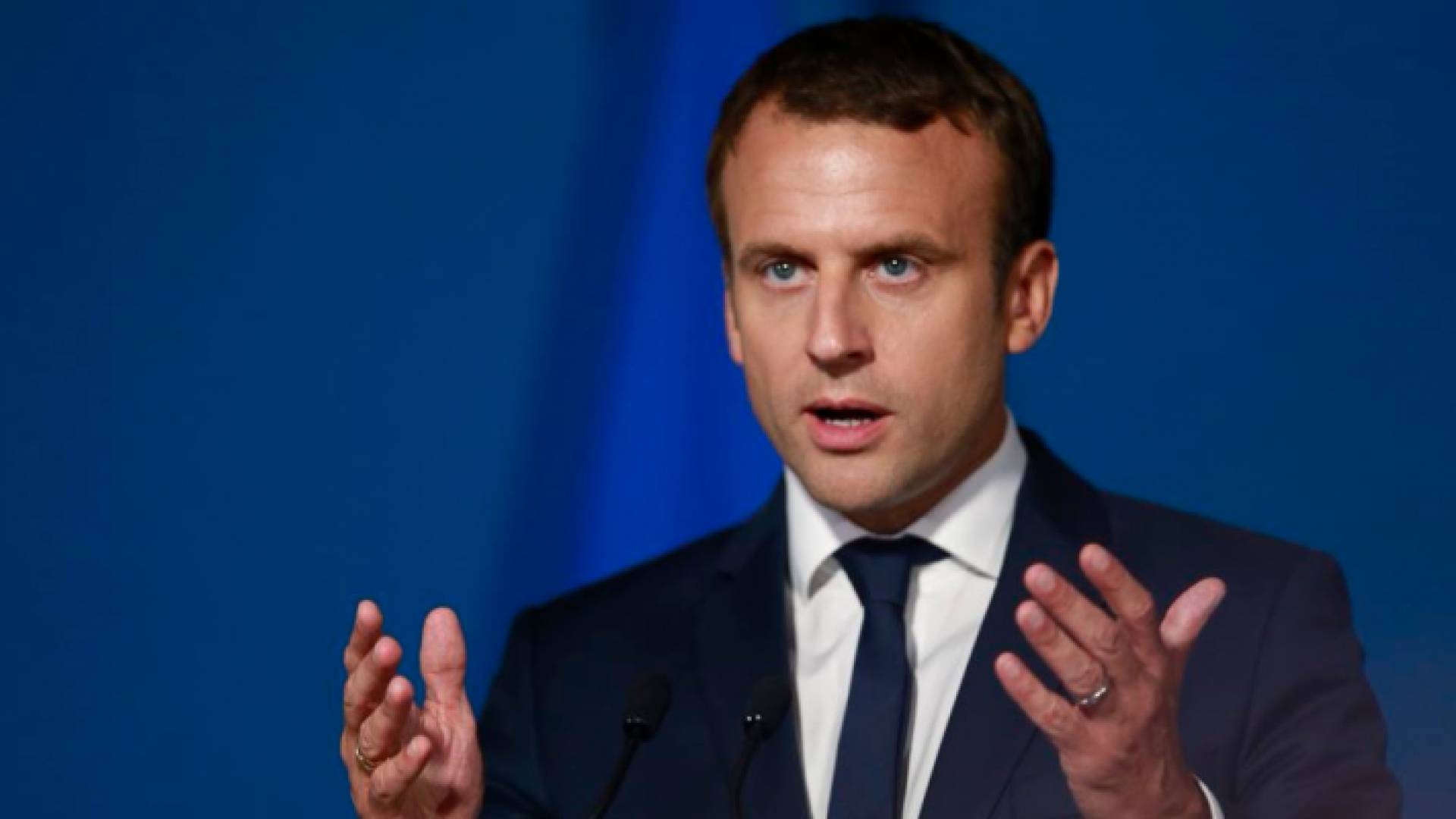 الرئيس الفرنسي: سنوجه ضربة عسكرية اذا ثبت استخدام اسلحة كيماوية في سوريا