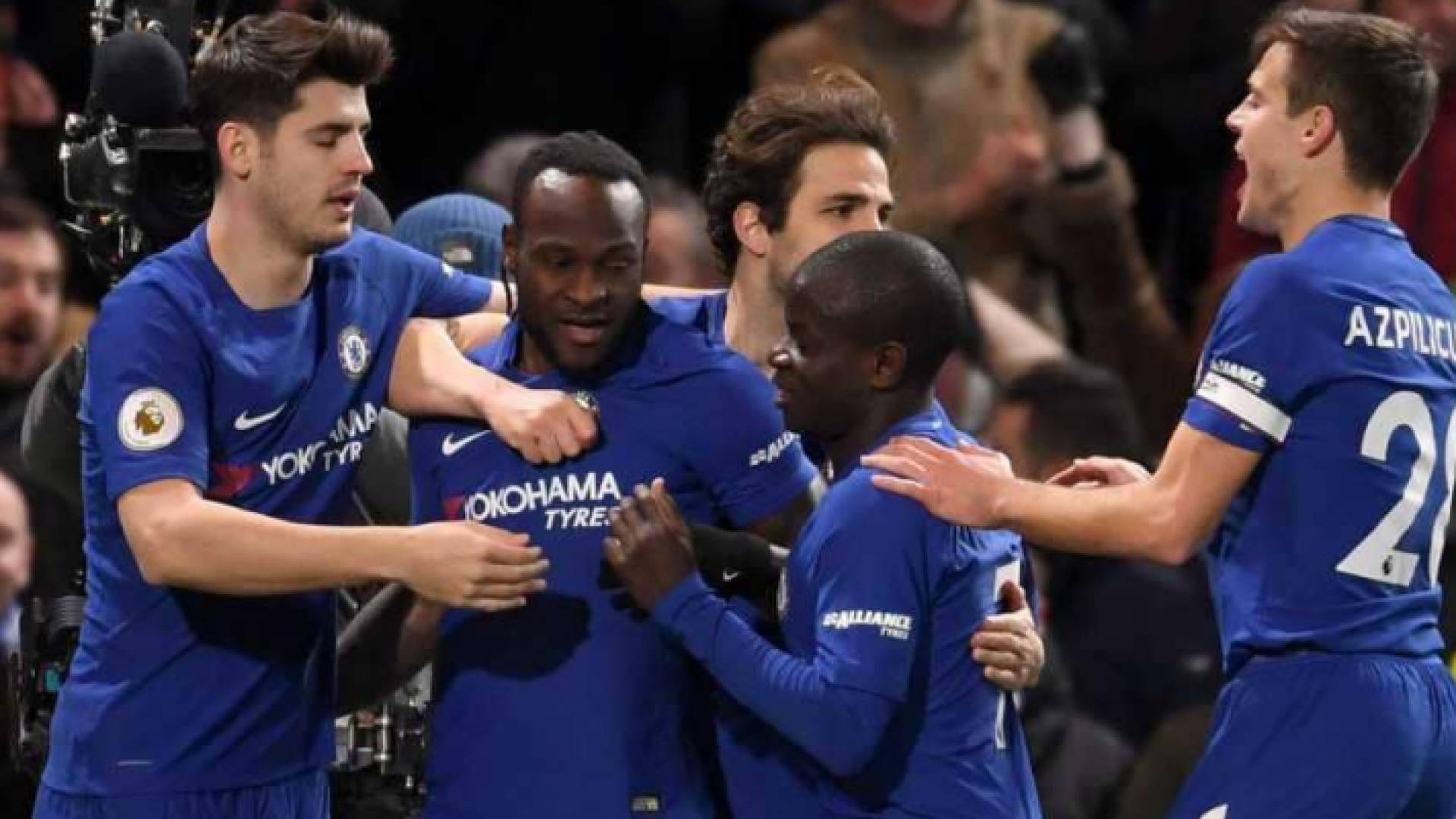 لاعبو تشيلسي يحتفلون بالنصر في لقاء سابق (أرشيفية)